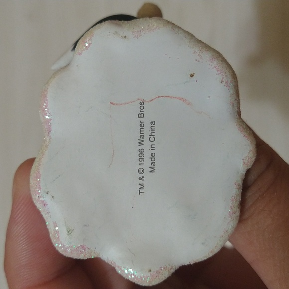 Vintage 1996 Sylvester & Tweety Christmas Caroling Christmas Ornament - Picture 5 of 6